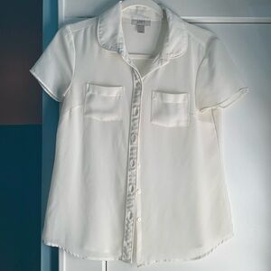 White shirt sleeve blouse